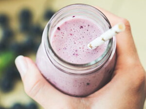 Crema de frutas variadas con leche