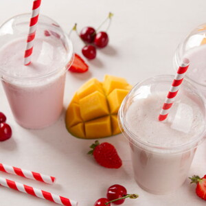 Leche con mango y fresa