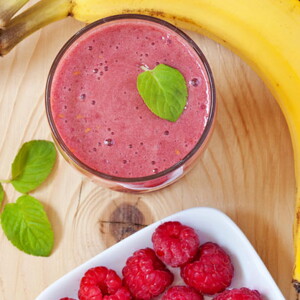 Batido de plátano y frambuesas