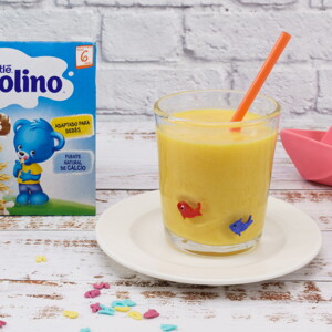 Smoothie para bebés de plátano y mango