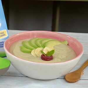 Papilla de plátano con aguacate para bebés a partir de 6 meses