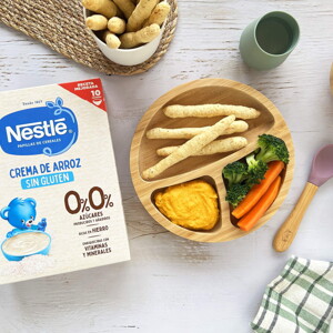 Palitos sin gluten con hummus de zanahoria