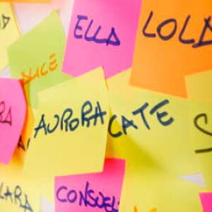 Los nombres de bebé más comunes en las últimas décadas