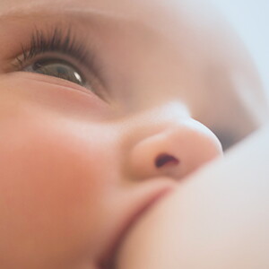 Agarre del bebé al pezón