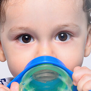 Por qué los bebés necesitan leche materna Y agua