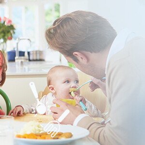 Comida familiar: que tu bebé tome la iniciativa