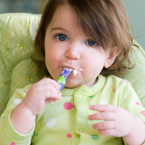 ¡Ya es independiente para comer!