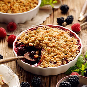 Crumble de cereales fitness-fresas y compota de frutas