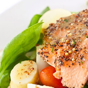 Timbal de salmón con verduras y patata