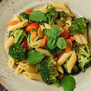 Verduras variadas con pasta